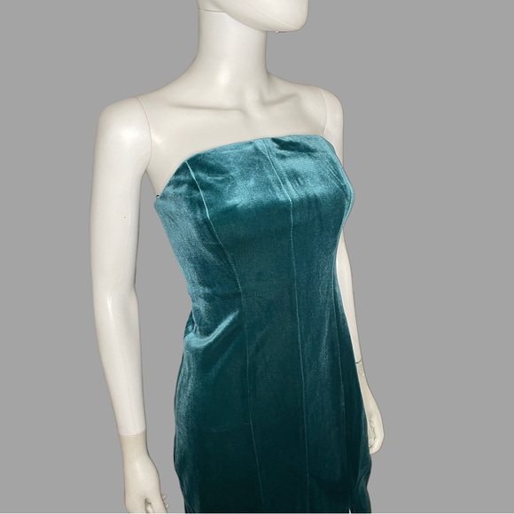 Socialite Deep Teal Strapless Sheath Velvet Midi Dress - Picture 2 of 5